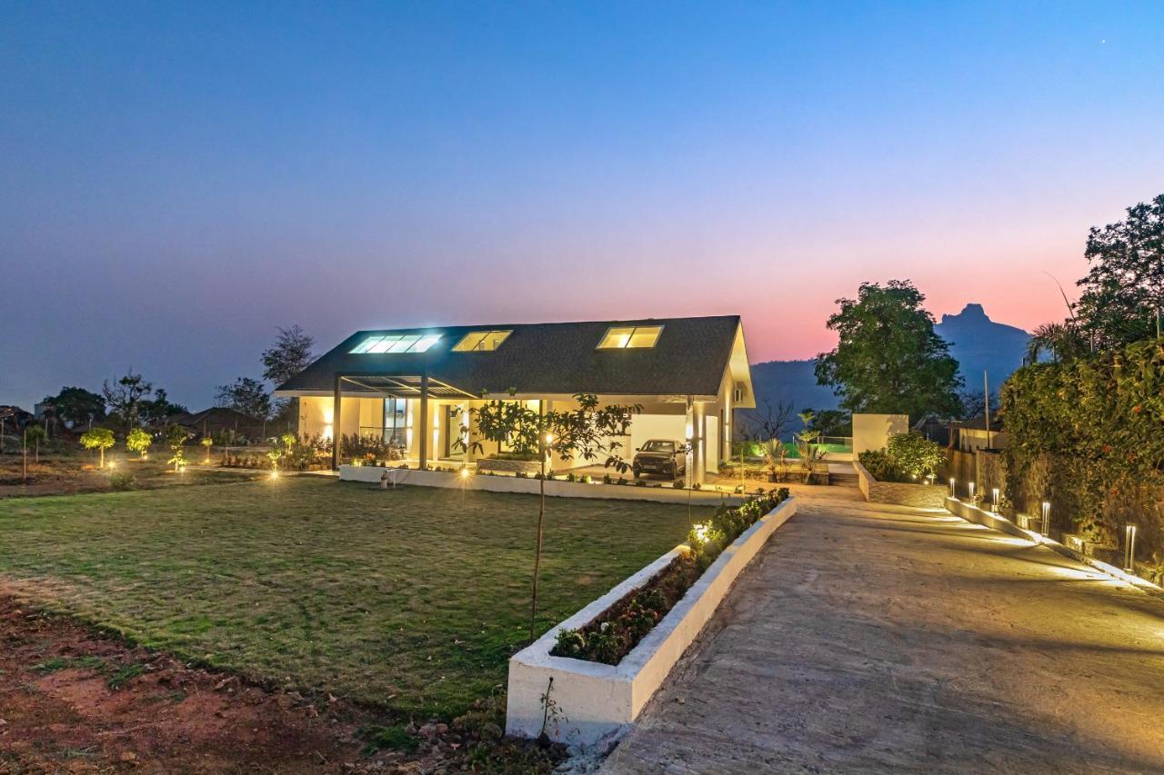 Saffronstays Stargazer, Karjat - Luxury Pool Villa With Lake View Екстериор снимка