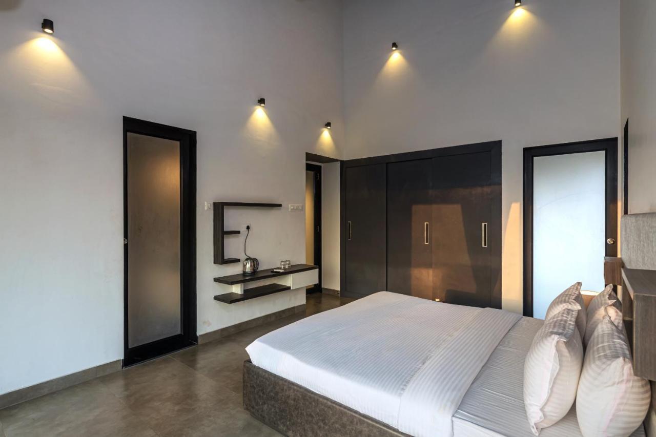 Saffronstays Stargazer, Karjat - Luxury Pool Villa With Lake View Екстериор снимка
