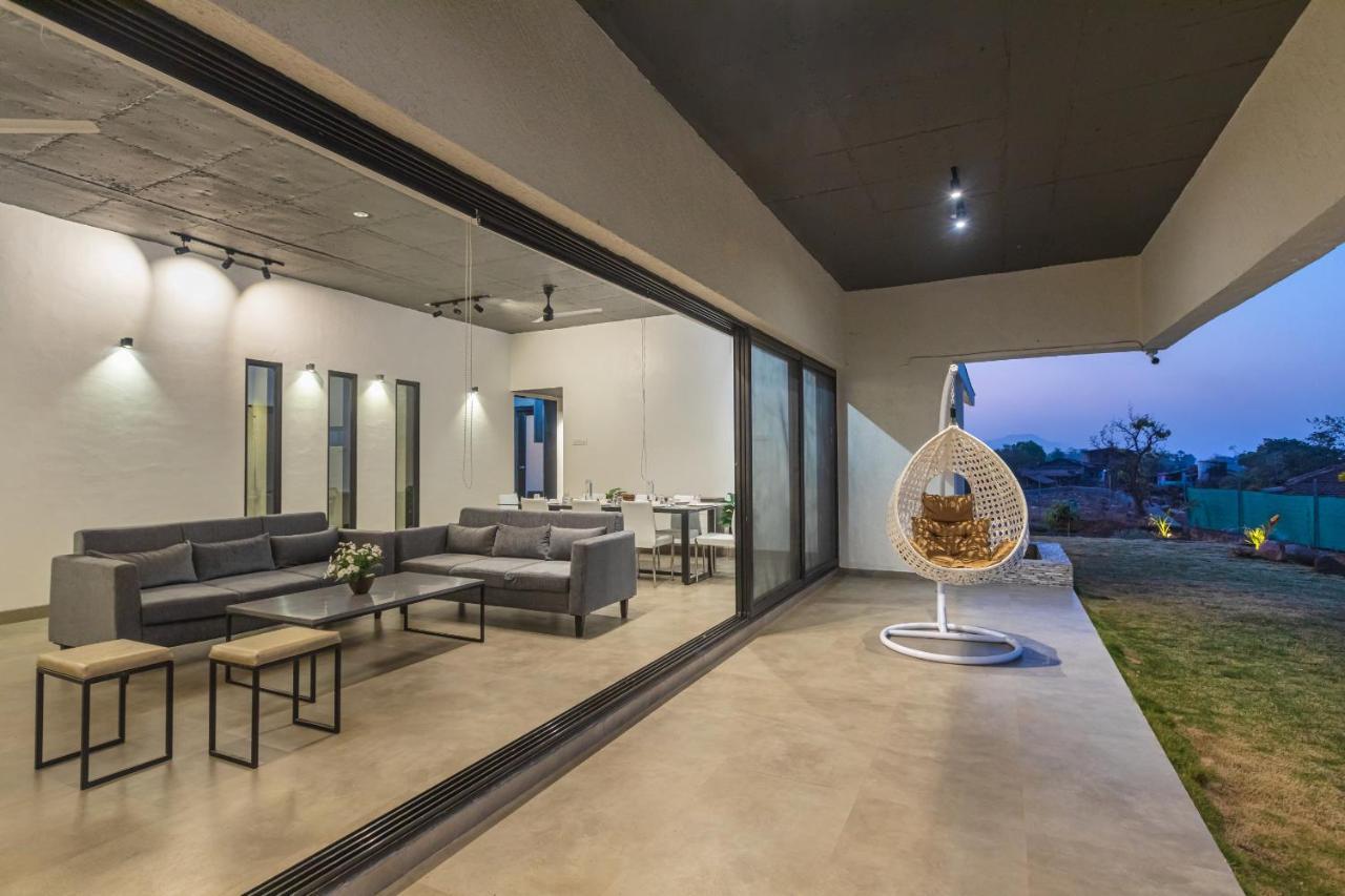 Saffronstays Stargazer, Karjat - Luxury Pool Villa With Lake View Екстериор снимка